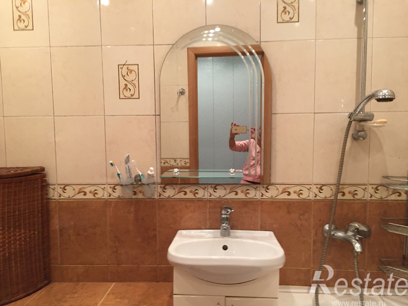 Продажа 2-комн квартиры на вторичном рынке Бугры п, Шоссейная ул ,  д. 10