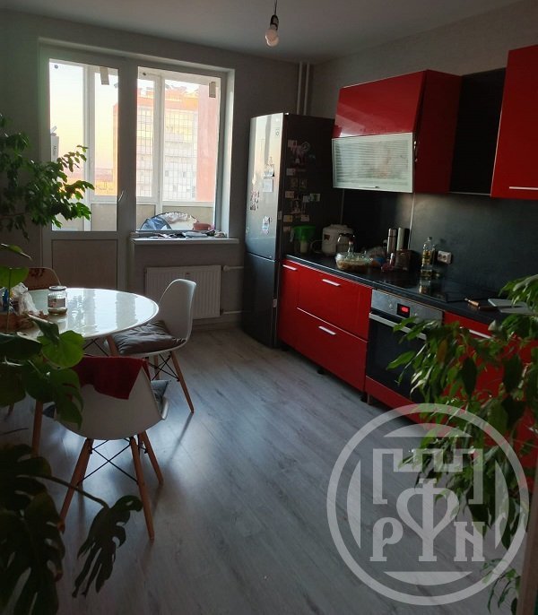 Продажа 3-комн квартиры на вторичном рынке Мурино г., Авиаторов Балтики просп.,  д. 19