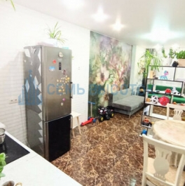 Продажа 2-комн квартиры на вторичном рынке 5-й микрорайон, Радужная улица,  д. 6 к1