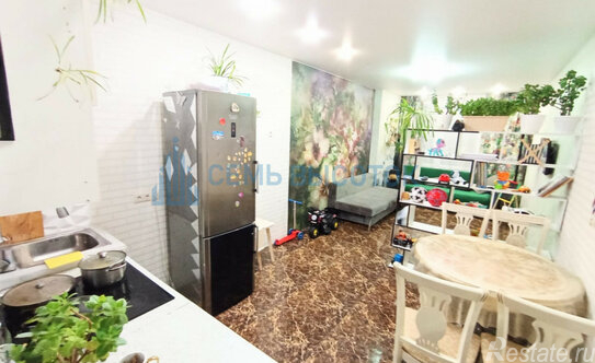 Продажа 2-комн квартиры на вторичном рынке 5-й микрорайон, Радужная улица,  д. 6 к1