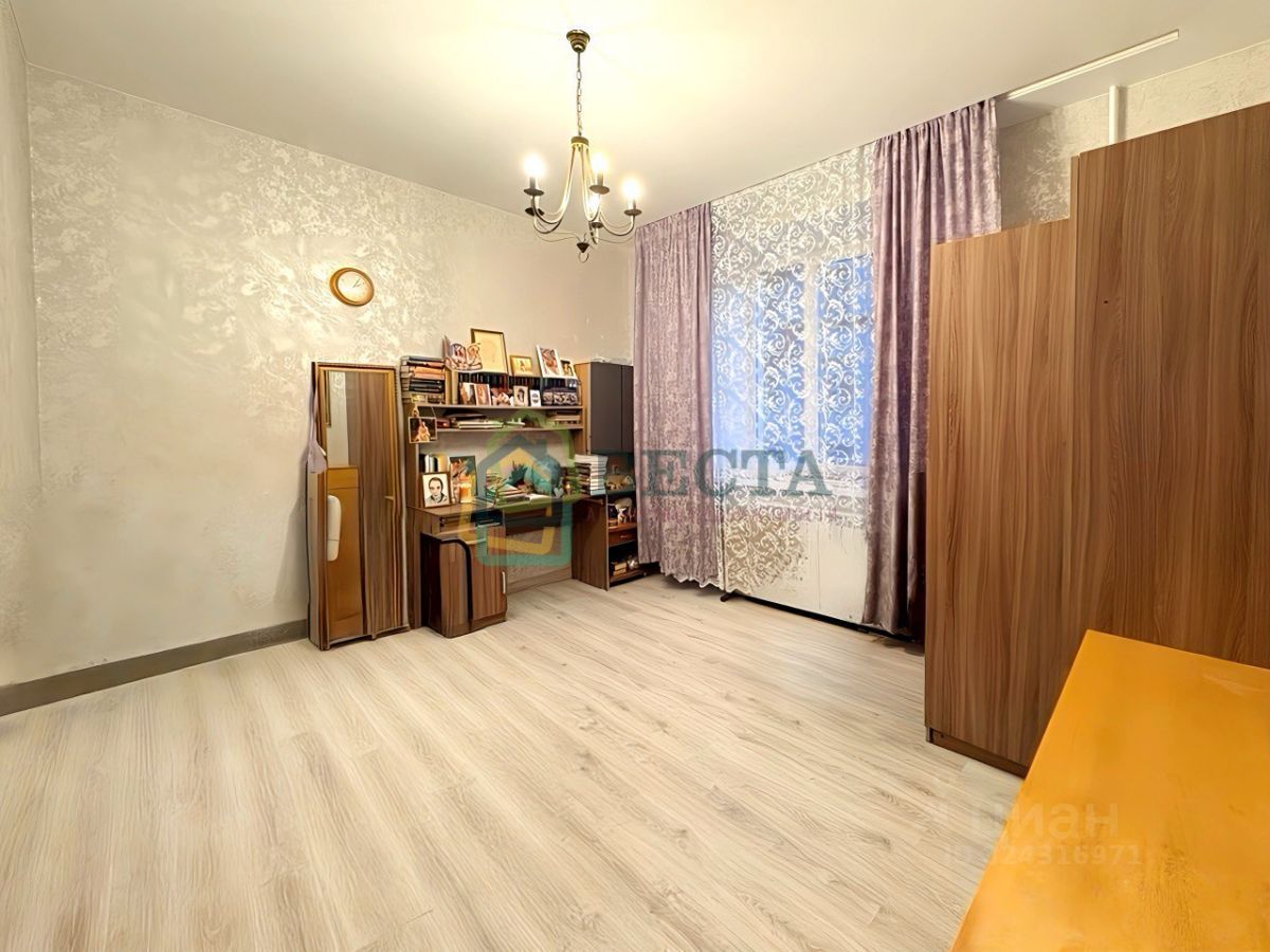 Продажа 4-комн квартиры на вторичном рынке улица Бабушкина, 20