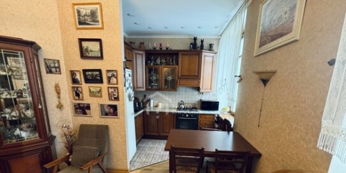 3-комн квартира Петергоф г, Санкт-Петербургский пр-кт,  д. 12