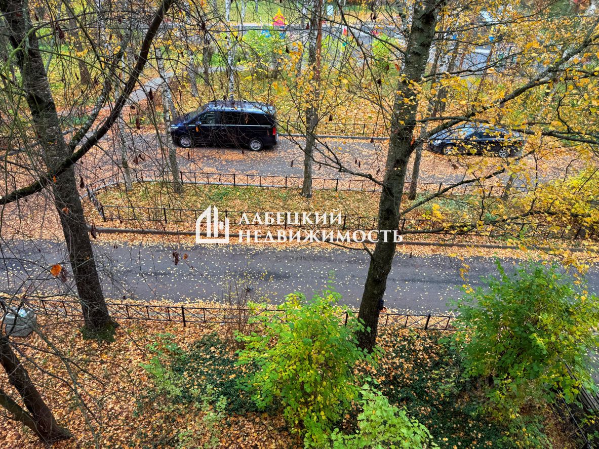 Продажа 3-комн квартиры на вторичном рынке Пушкин, улица Генерала Хазова, 4