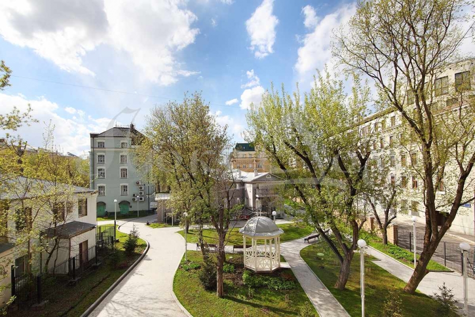 Продажа 3-комн квартиры на вторичном рынке Хилков пер., 5