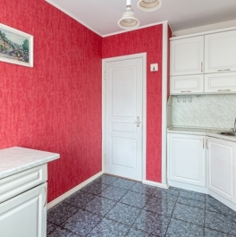 Продажа 3-комн квартиры на вторичном рынке 2-я Синичкина ул,  д. 13