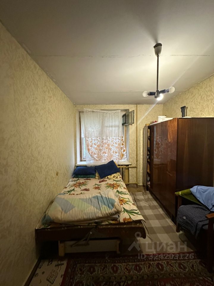 Продажа 3-комн квартиры на вторичном рынке Будапештская улица, 17К2