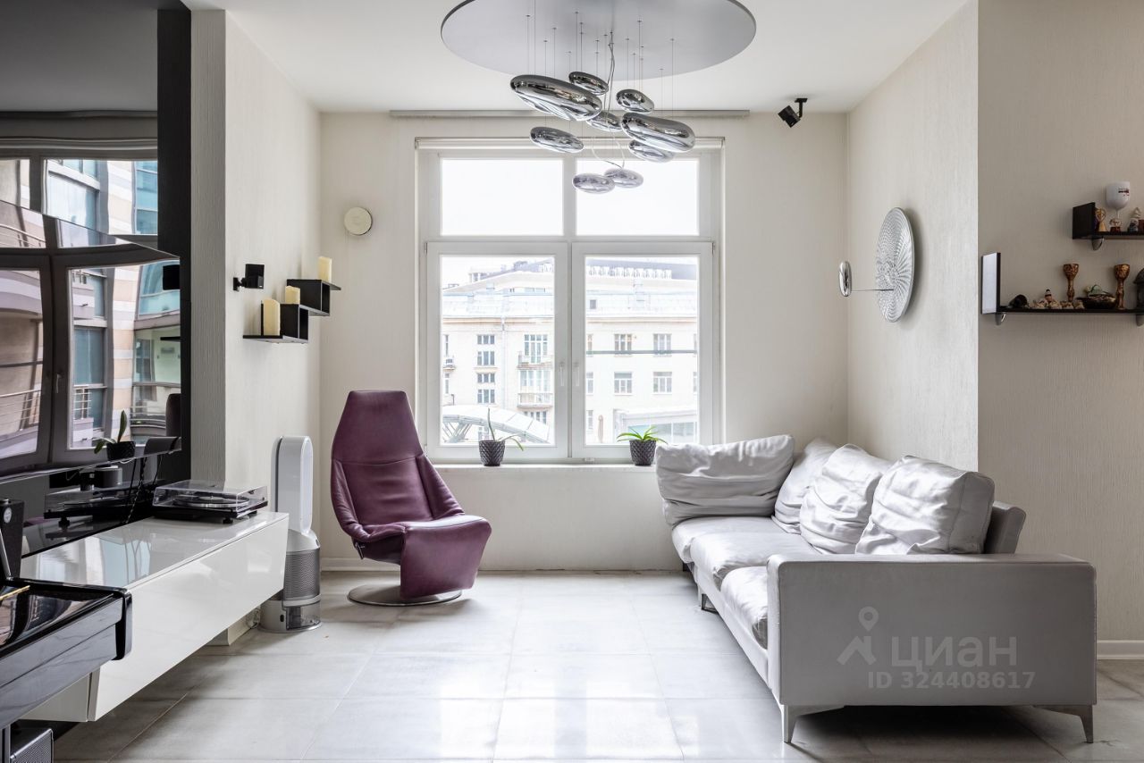 Продажа 3-комн квартиры на вторичном рынке Кирочная улица, 64