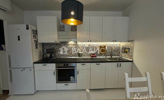 Продажа 2-комн квартиры на вторичном рынке Саларьевская ул,  д. 10 к1