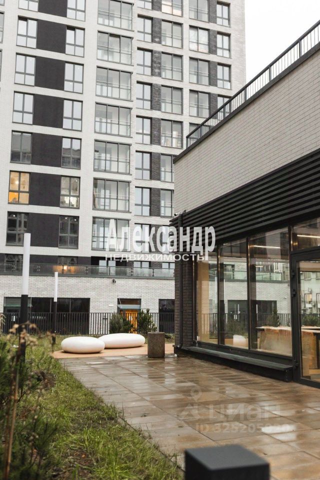 Продажа 3-комн квартиры на вторичном рынке проспект Энгельса, 31