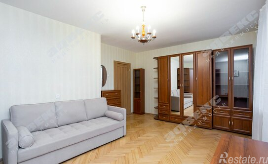 Продажа 1-комн квартиры на вторичном рынке улица Белы Куна,  д. 4 к4