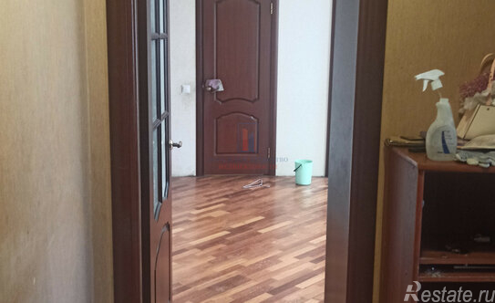 Продажа 3-комн квартиры на вторичном рынке Серпухов, Комсомольская улица,  д. 4