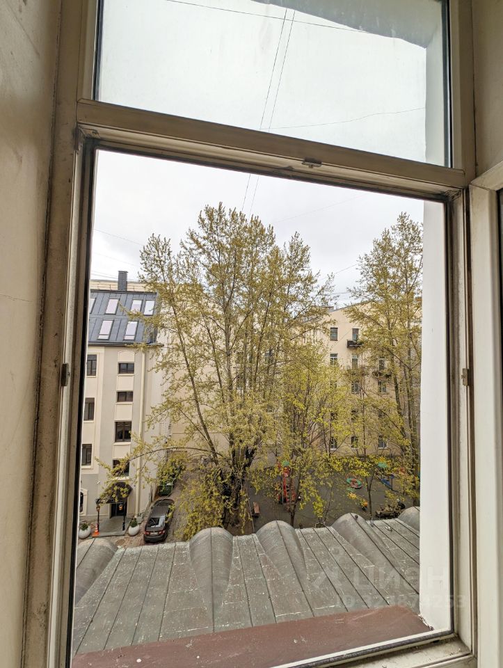 Продажа 3-комн квартиры на вторичном рынке Невский проспект, 105