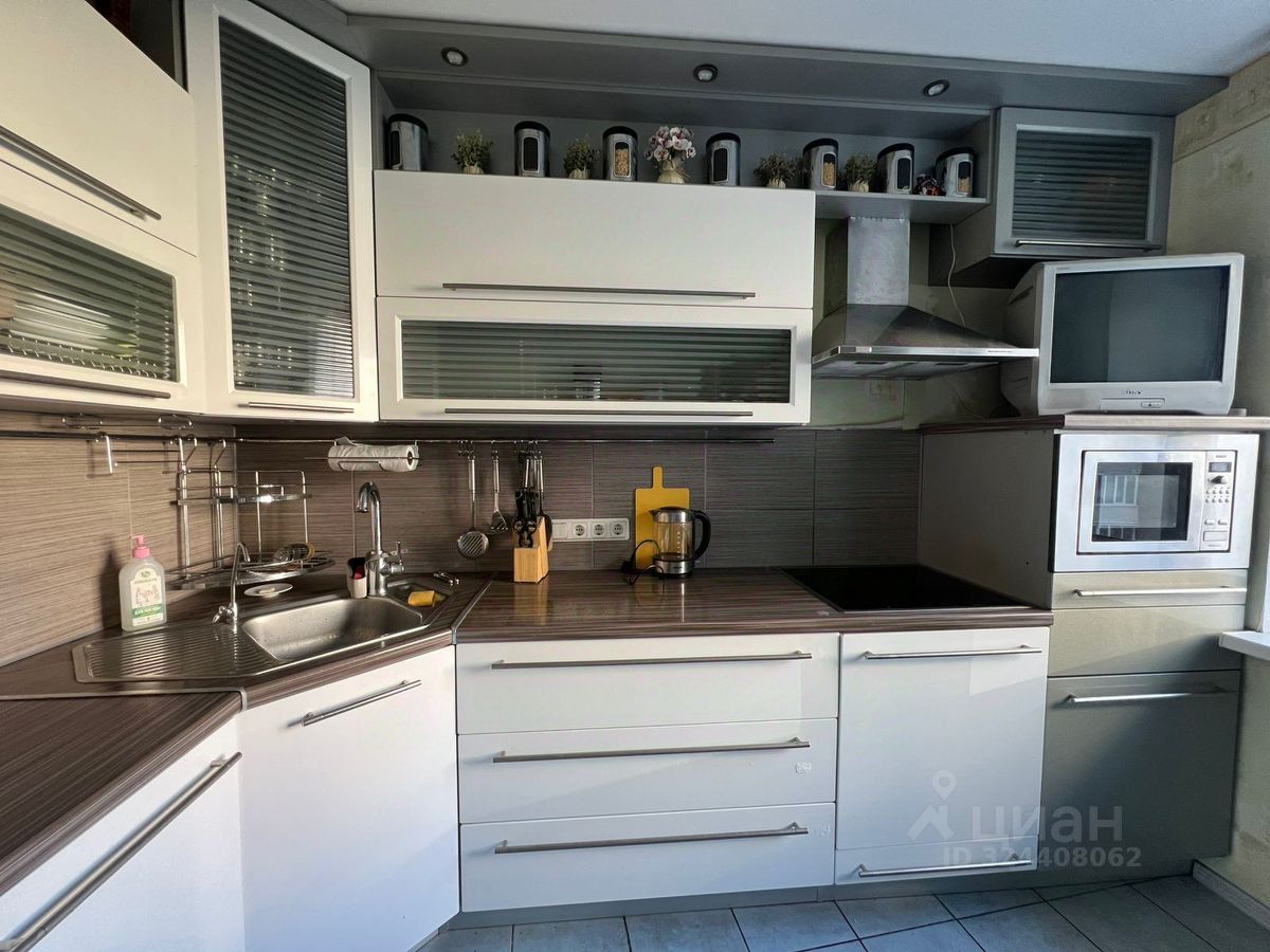 Аренда 2-комн квартиры на вторичном рынке Коломяжский проспект, 28