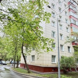 Продажа 2-комн квартиры на вторичном рынке улица Михайлова,  д. 8