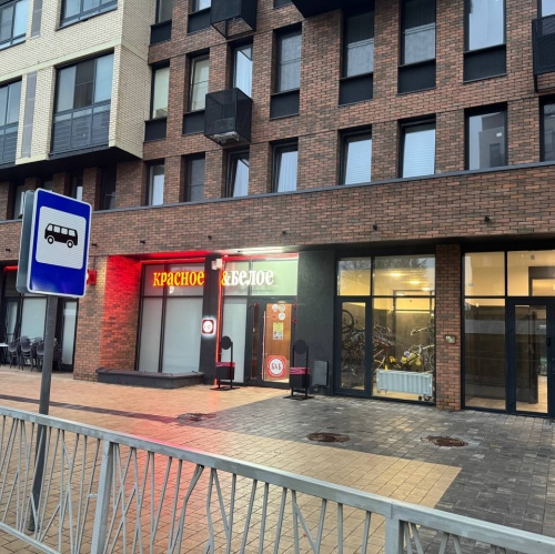 Торговое помещение пгт. Отрадное, Молодежная улица,  д. 5