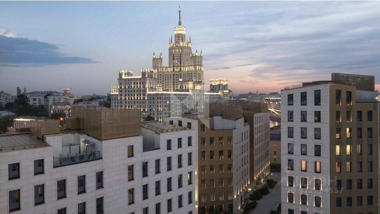 Продажа 4-комн квартиры на вторичном рынке Серебрянический переулок, 8