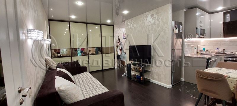 Продажа 2-комн квартиры на вторичном рынке Омская,  д. 27