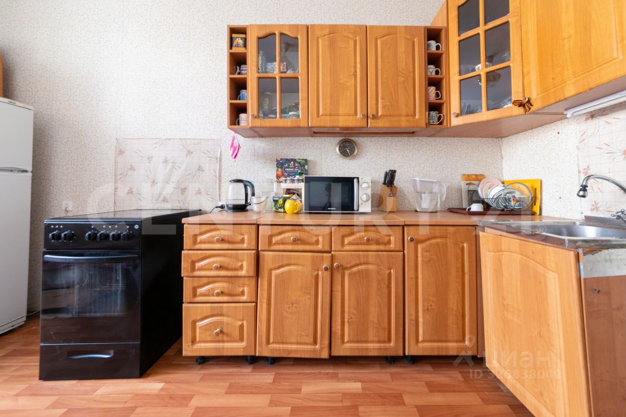 Продажа 3-комн квартиры на вторичном рынке проспект Героев, 26к2