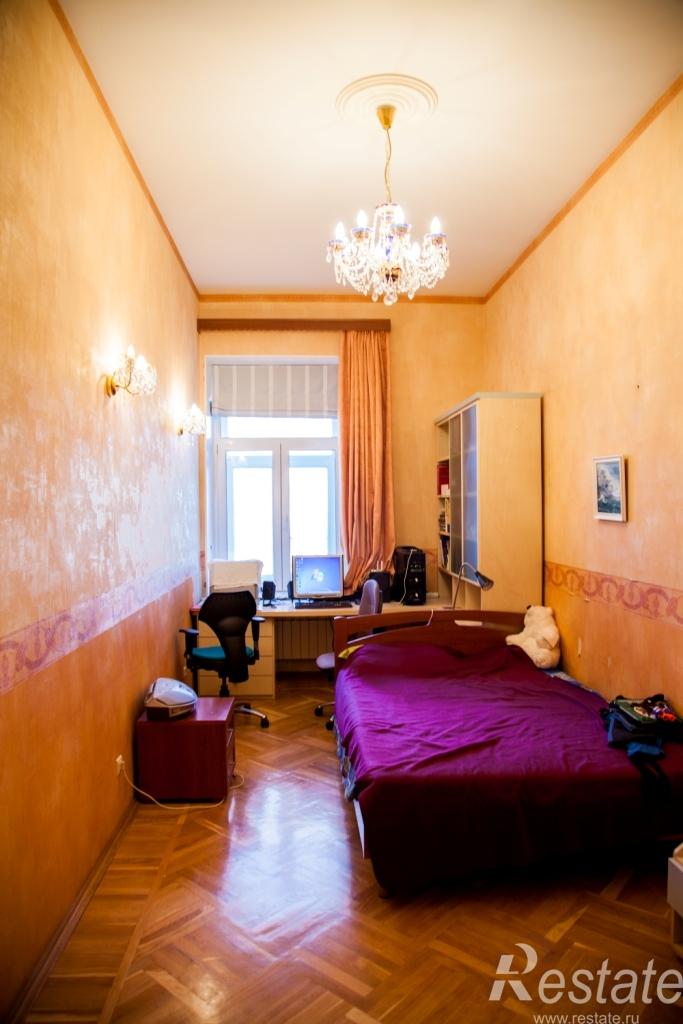 Продажа 5-комн квартиры на вторичном рынке Адмиралтейская наб ,  д. 12