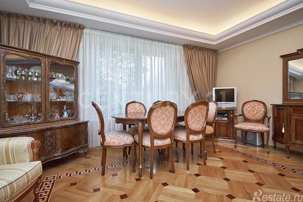 Продажа 4-комн квартиры на вторичном рынке Астраханский пер,  д. 10к36с1