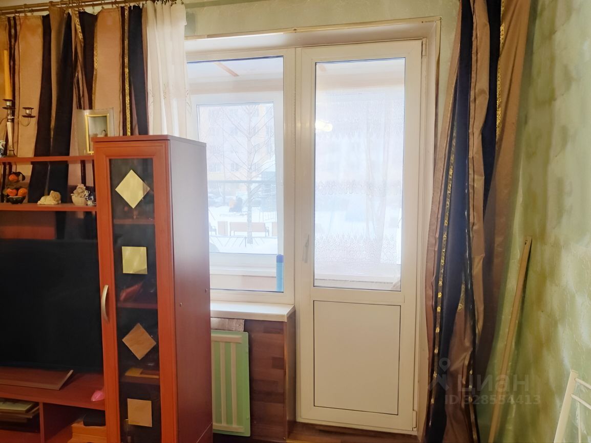 Продажа 1-комн квартиры на вторичном рынке пос. Шушары, Первомайская улица, 17