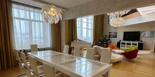 3-комн квартира Дибуновская ул,  д. 50