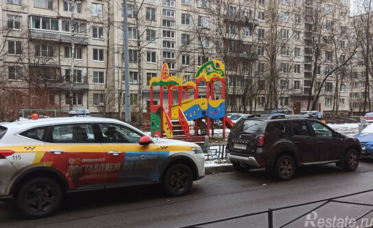 Продажа 2-комн квартиры на вторичном рынке Будапештская улица,  д. 5 к2