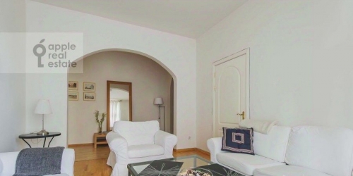 3-комн квартира Денежный переулок,  д. 8-10