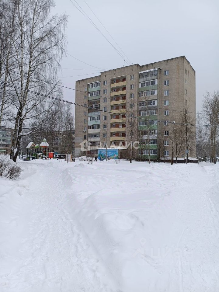 Продажа 2-комн квартиры на вторичном рынке 3-й мкр,  д. 24