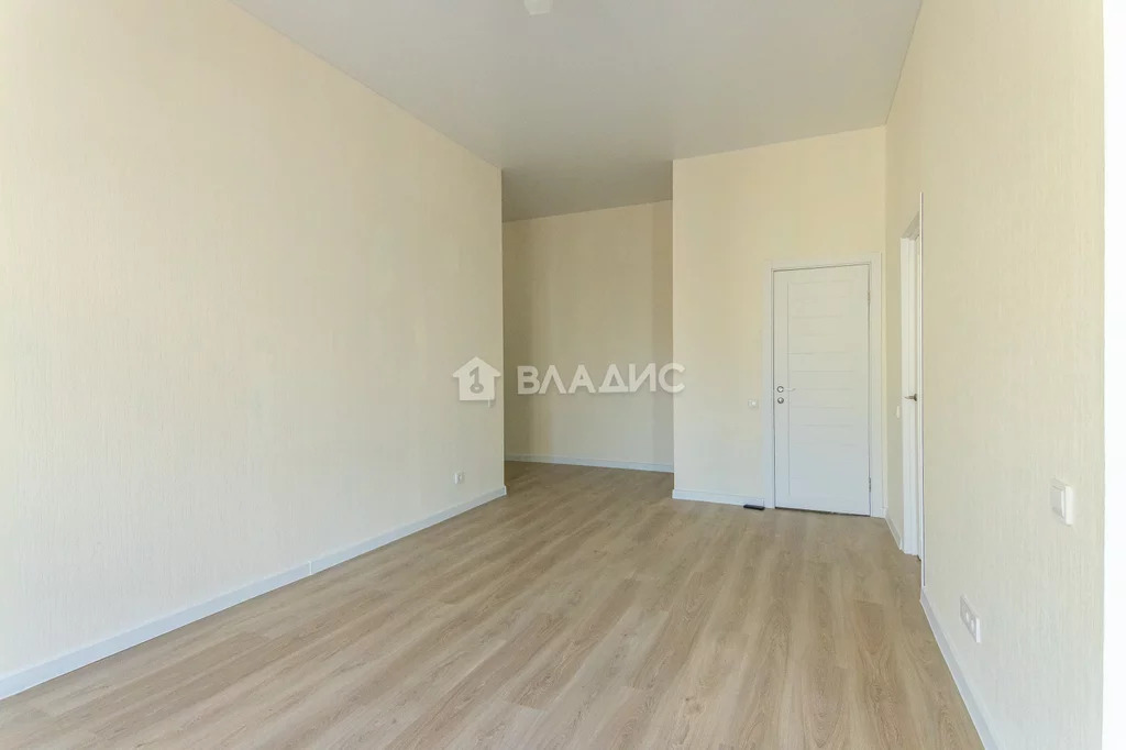 3-комн квартира ул. Смолячкова,  д. 15-17
