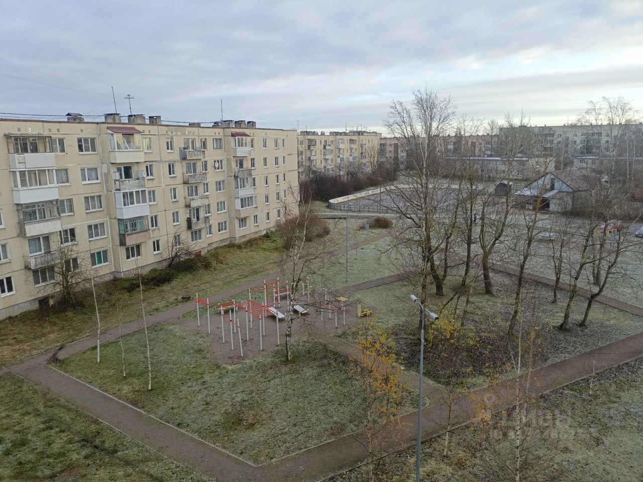 Продажа 3-комн квартиры на вторичном рынке д. Малое Верево, улица Кутышева, 10