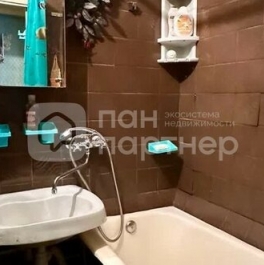 Продажа 1-комн квартиры на вторичном рынке улица Латышских Стрелков,  д. 11 к2