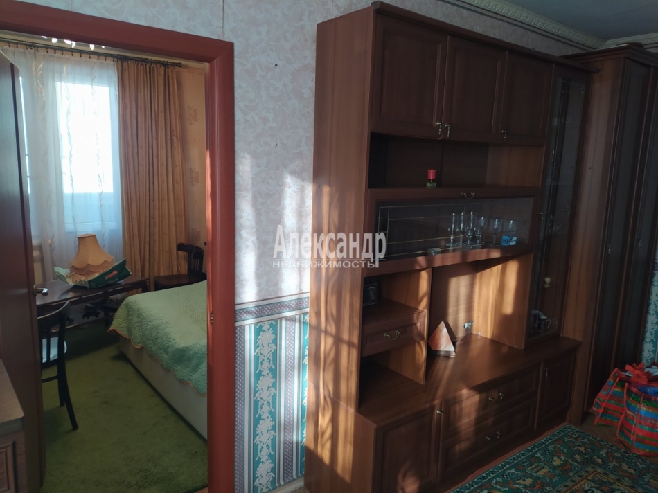 Продажа 3-комн квартиры на вторичном рынке Альпийский пер.,  д. 16