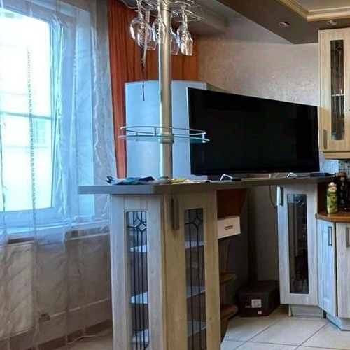 2-комн квартира улица Моисеенко, 5