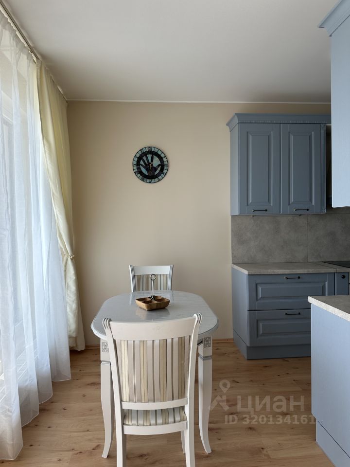 Аренда 2-комн квартиры на вторичном рынке улица Композиторов, 12