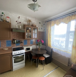 Продажа 2-комн квартиры на вторичном рынке Ломоносов г., Ораниенбаумский просп.,  д. 33,  к. 3