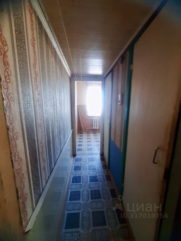 Продажа 2-комн квартиры на вторичном рынке пос. Володарское, 3