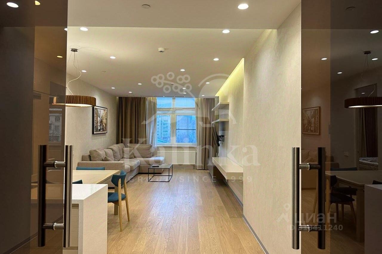 Продажа 2-комн квартиры на вторичном рынке улица Новый Арбат, 32