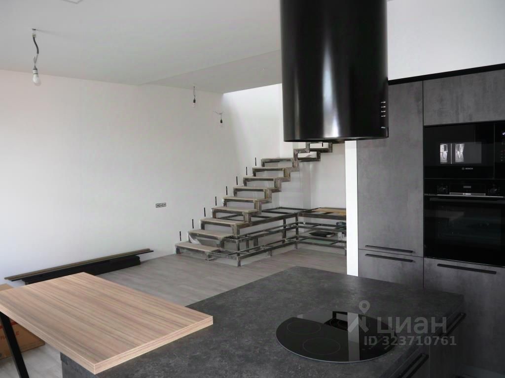 Продажа 6-комн квартиры на вторичном рынке Международный кв-л, Клязьма-Старбеево мкр, улица Береговая, 5