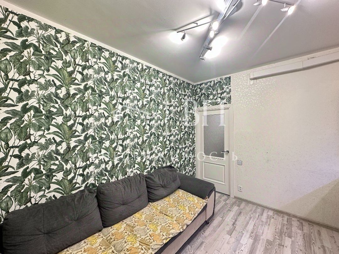 Продажа 1-комн квартиры на вторичном рынке улица Оптиков, 52к1