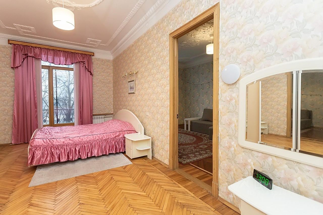 Продажа 4-комн квартиры на вторичном рынке Таллинская улица, 12/18