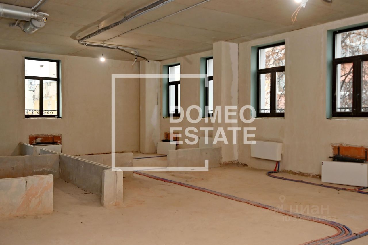 Продажа 2-комн квартиры на вторичном рынке Большая Никитская улица, 17С1