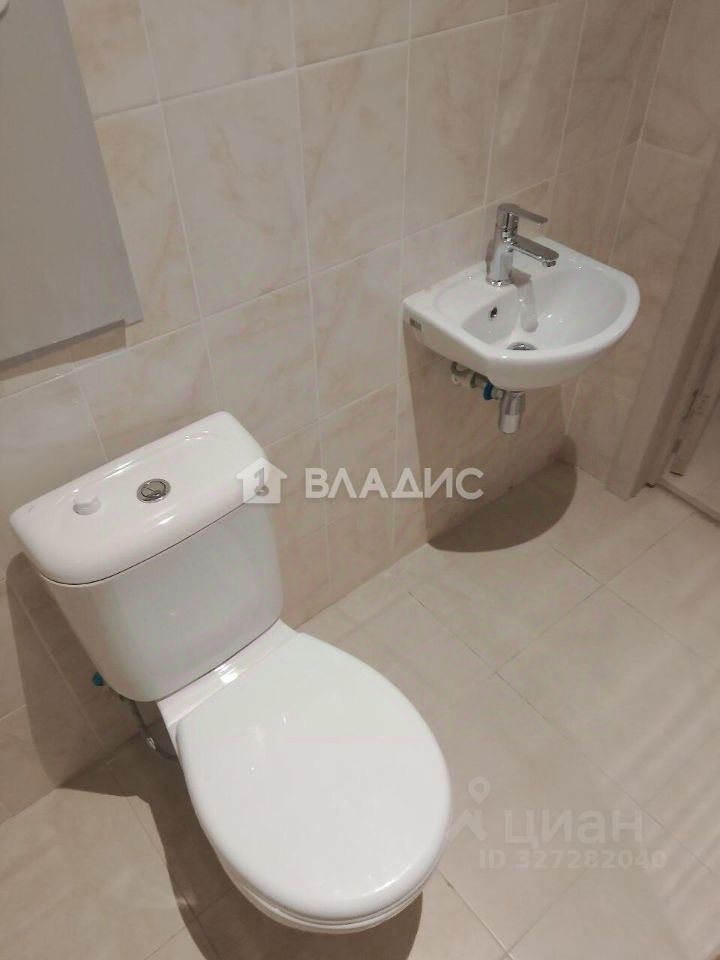 Продажа 2-комн квартиры на вторичном рынке улица Лобачевского, 28