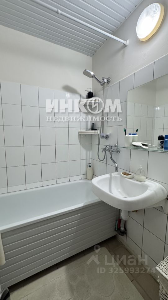 Продажа 2-комн квартиры на вторичном рынке с. Немчиновка, улица Связистов, 1