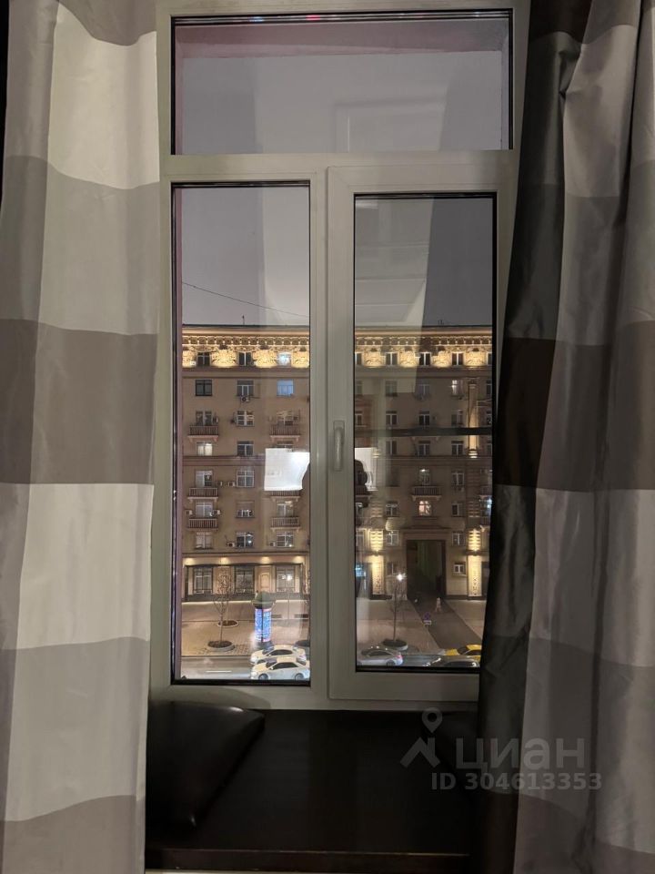 Аренда 3-комн квартиры на вторичном рынке Смоленский бульвар, 15