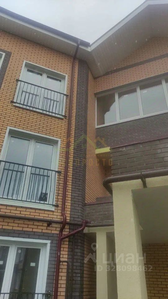 Продажа 2-комн квартиры на вторичном рынке улица Генерала Донскова, 27к3