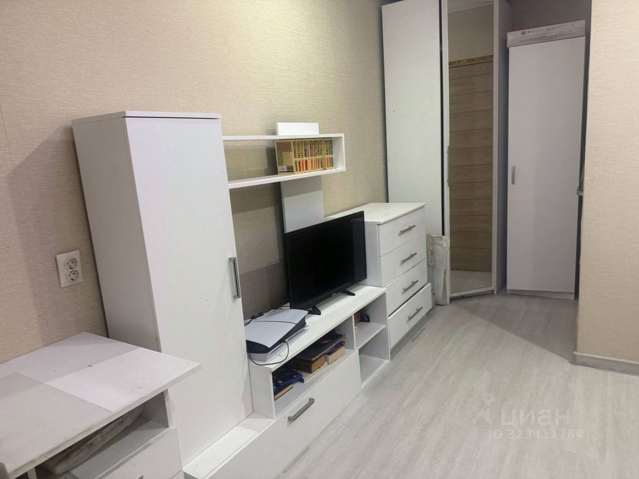 Продажа 3-комн квартиры на вторичном рынке Искровский проспект, 26