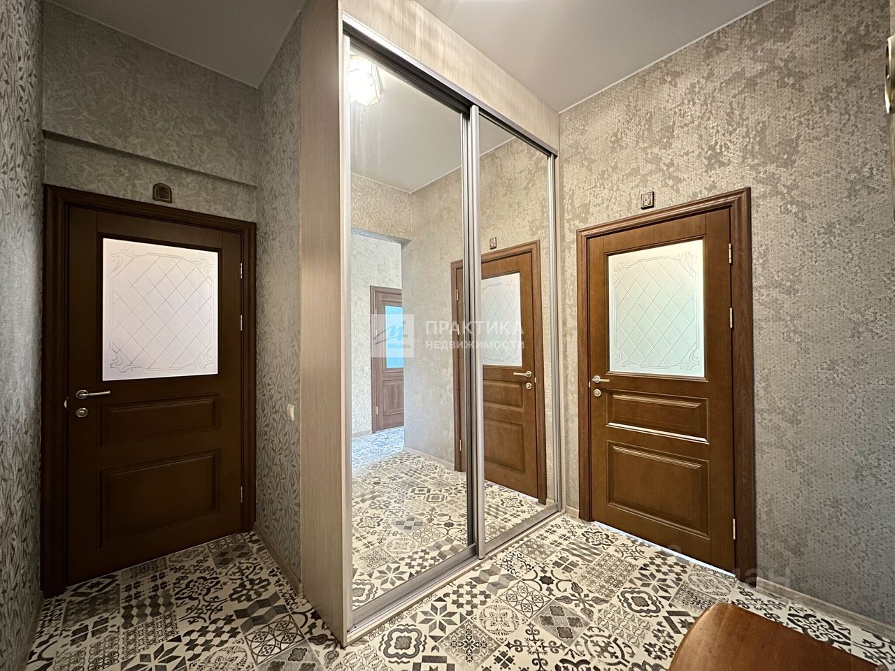 Продажа 3-комн квартиры на вторичном рынке улица Буракова, 17/2