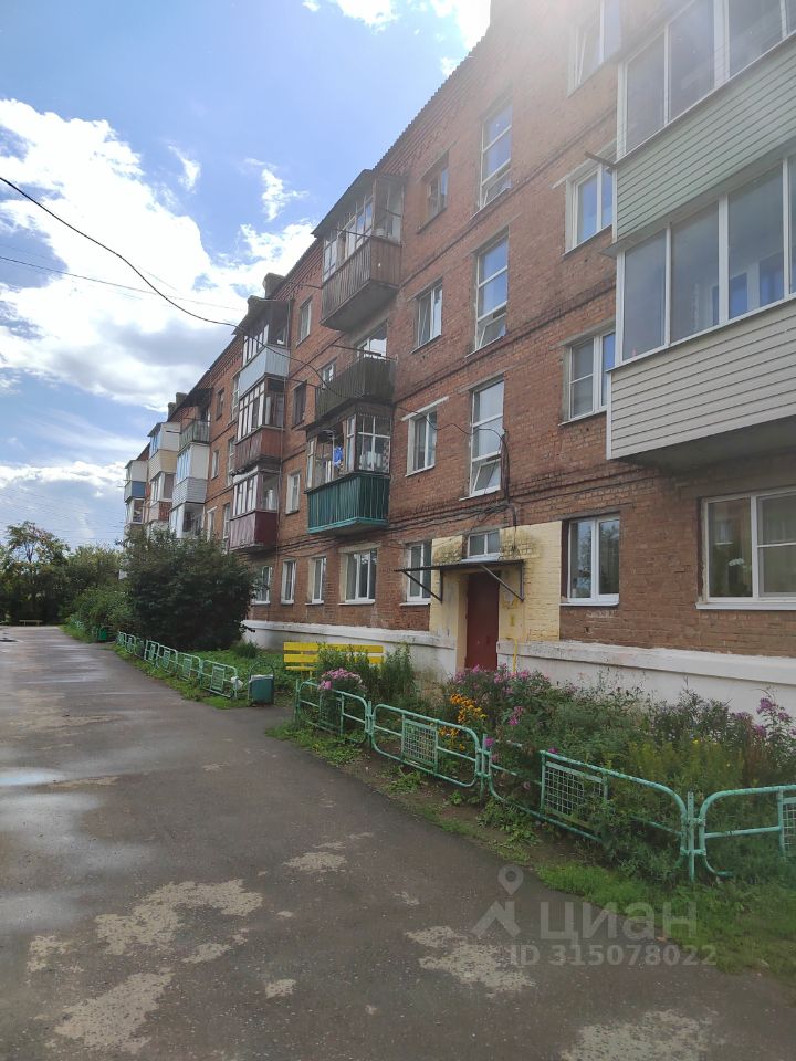 Продажа 2-комн квартиры на вторичном рынке д. Тарасково, улица Комсомольская, 27