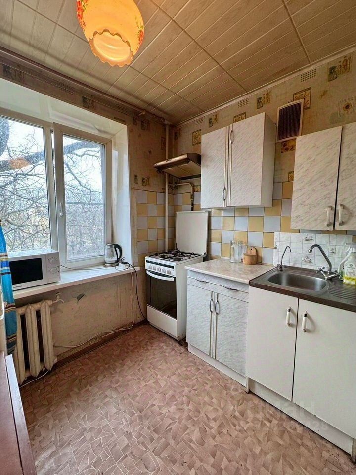 Продажа 2-комн квартиры на вторичном рынке Кронштадт, Советская улица, 15